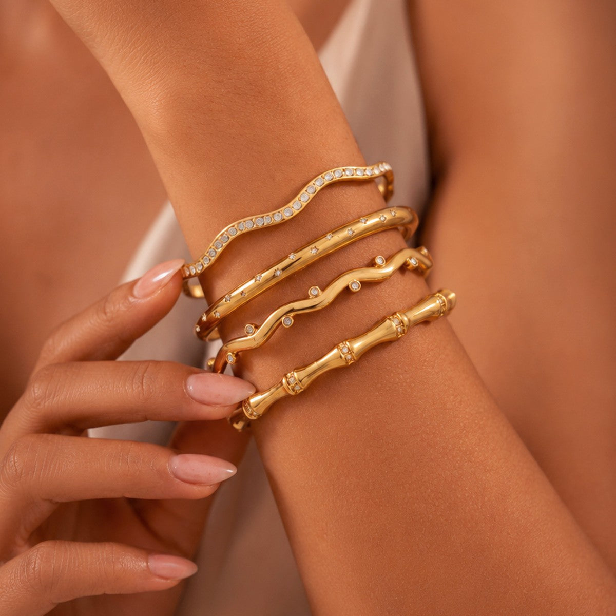 4pc Classy Wavy Bamboo & Star Bangle Set