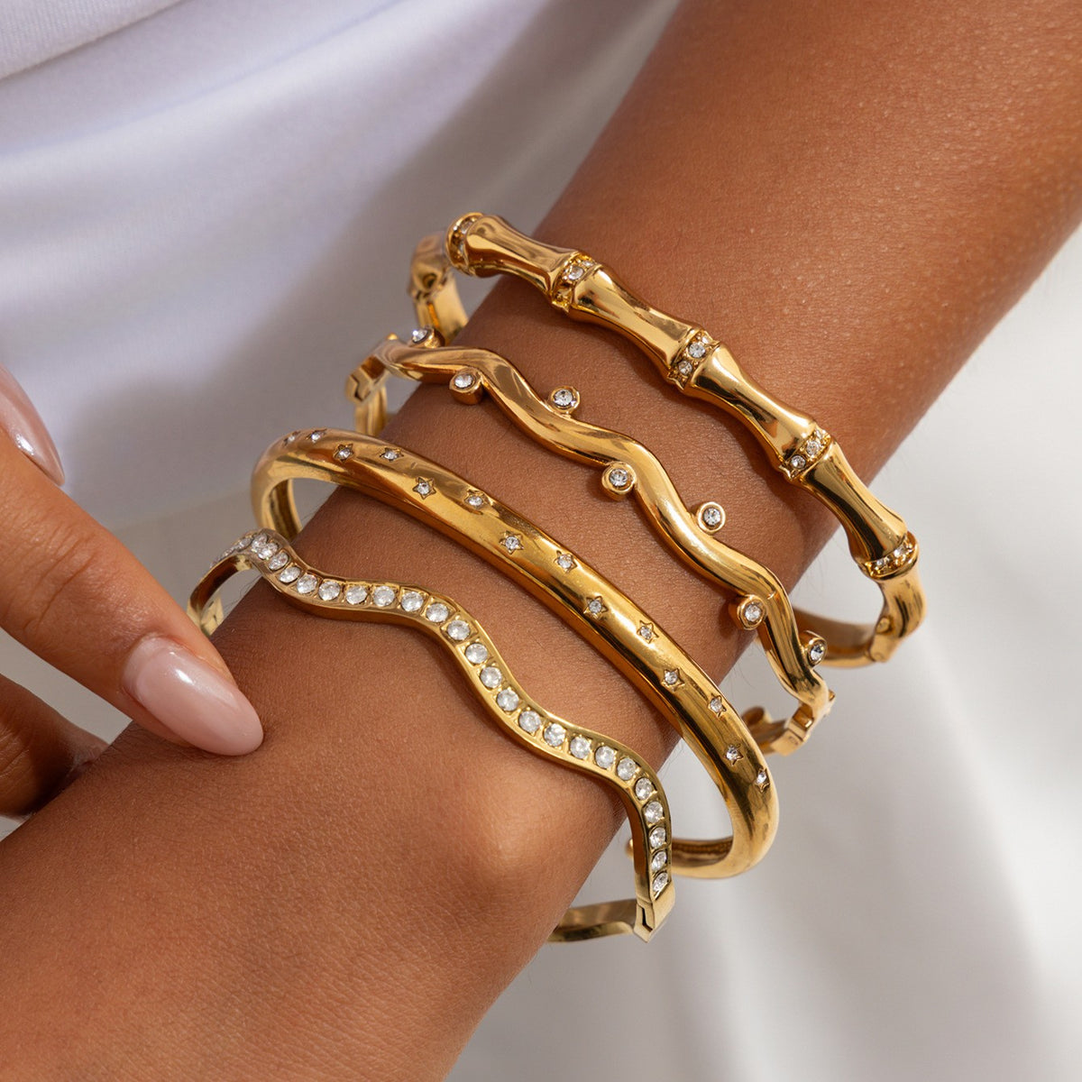 4pc Classy Wavy Bamboo & Star Bangle Set