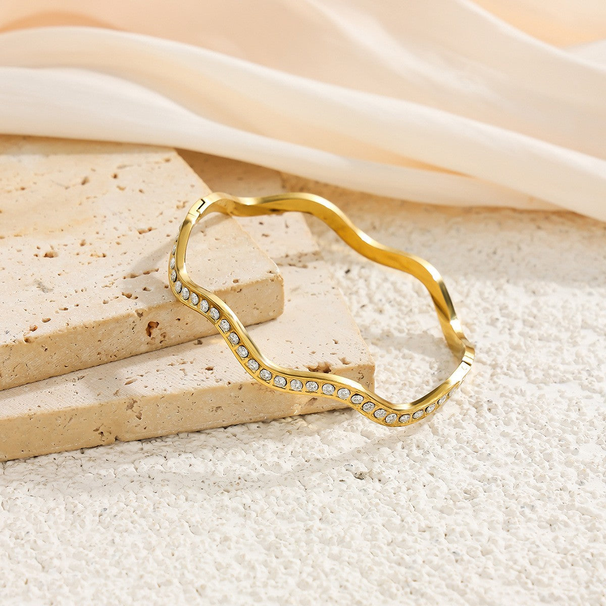 4pc Classy Wavy Bamboo & Star Bangle Set