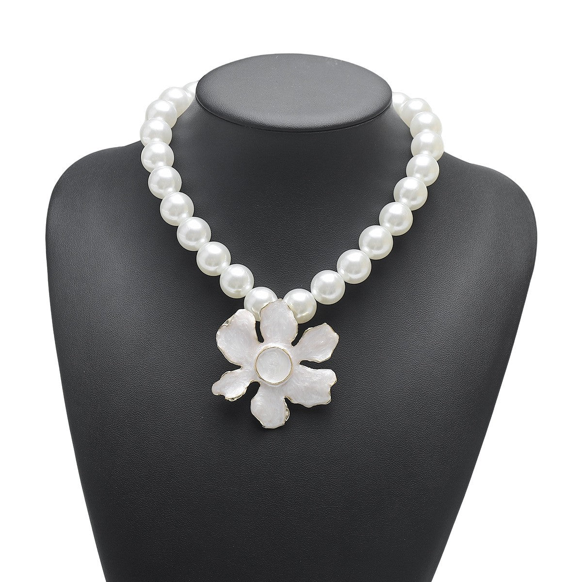 Romantic Green Enamel Flower Faux Pearl Necklace
