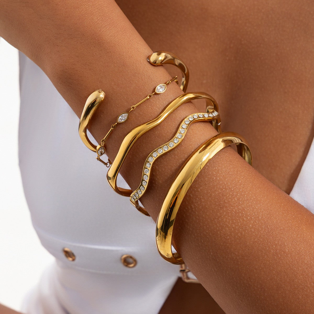 Classy Wavy Stackable Bracelet Set