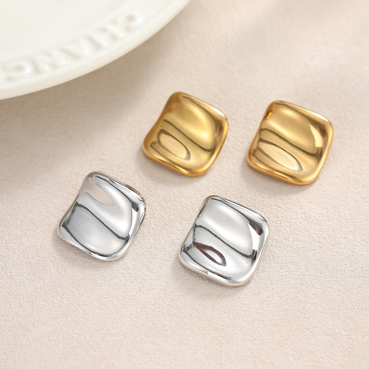 Classy Polished Curved Square Stud Earrings