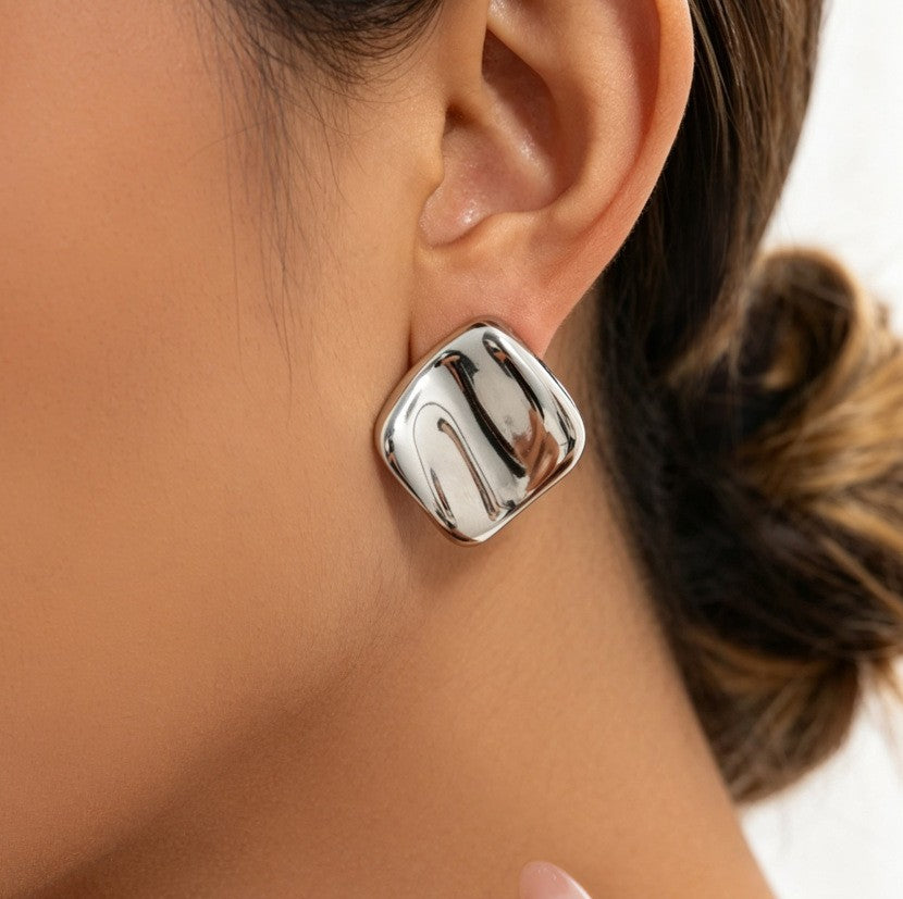 Classy Polished Curved Square Stud Earrings