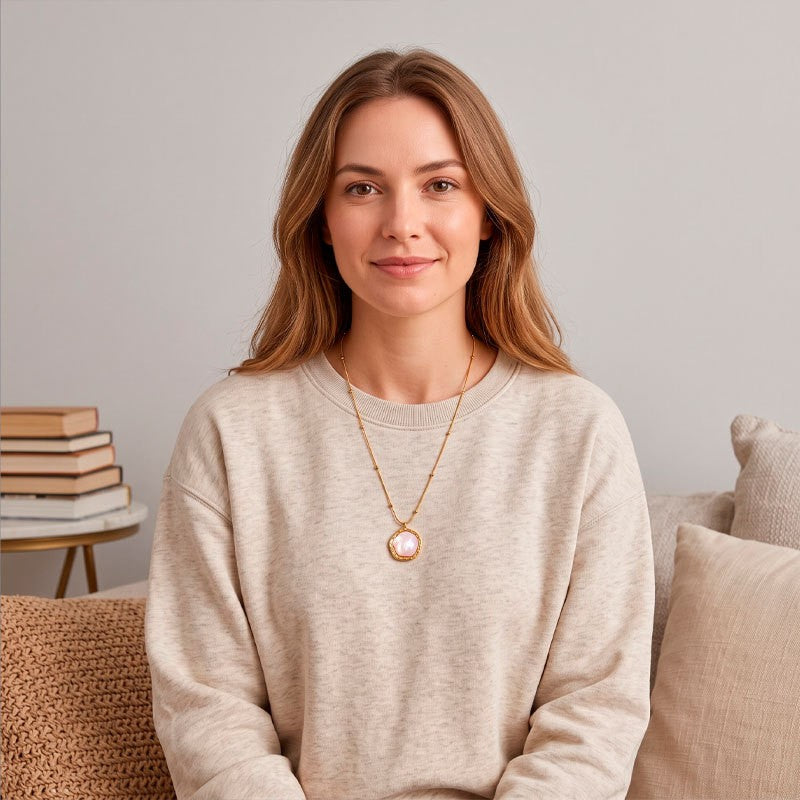 18k Dainty Geometric Mother of Pearl Disc Necklace