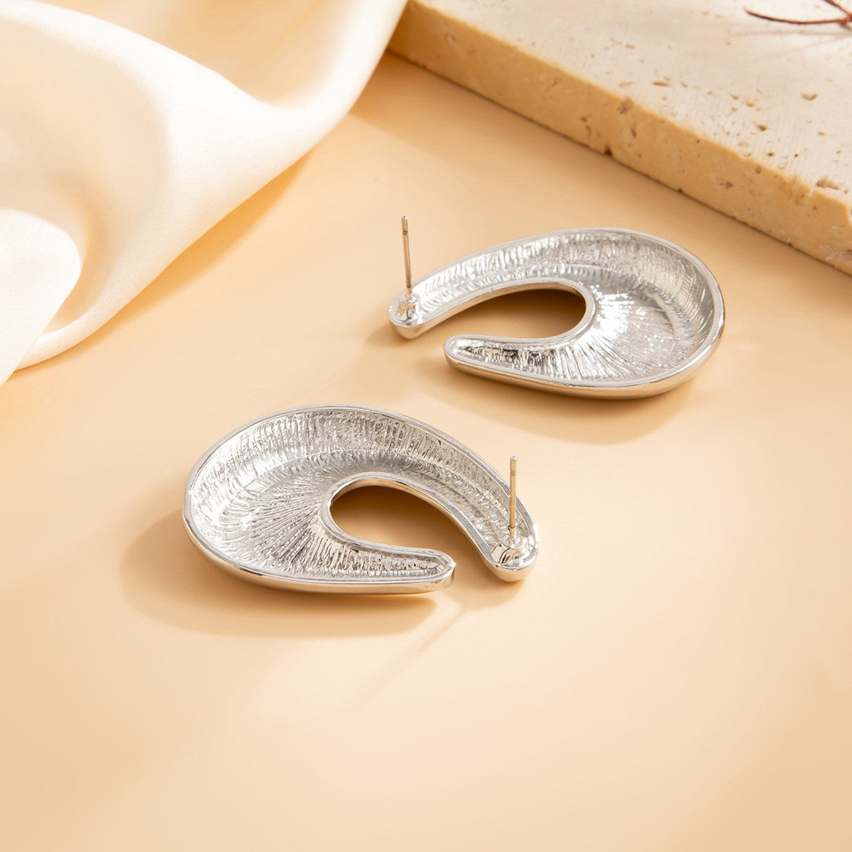 Classy Polished U-Shaped Hoop Earrings