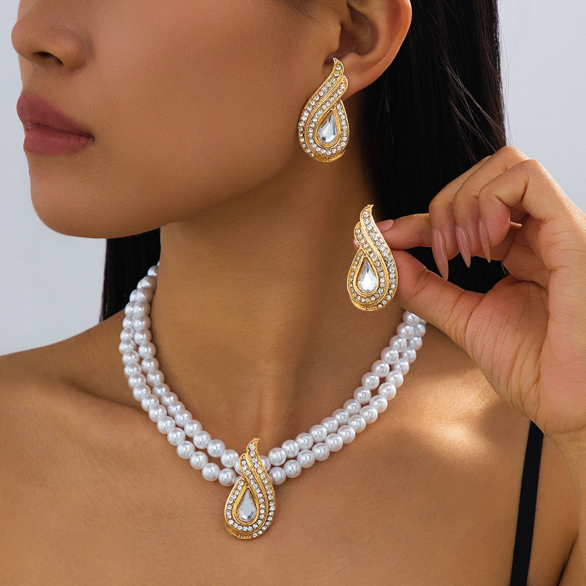 Elegant Faux Pearl Teardrop Necklace & Earring Set