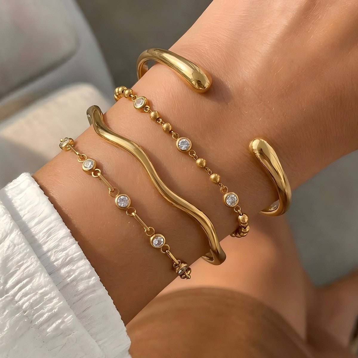 Classy Wavy Cuff & Diamond Bracelet Set