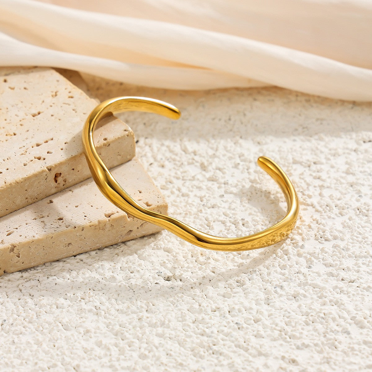 Classy Wavy Cuff & Diamond Bracelet Set