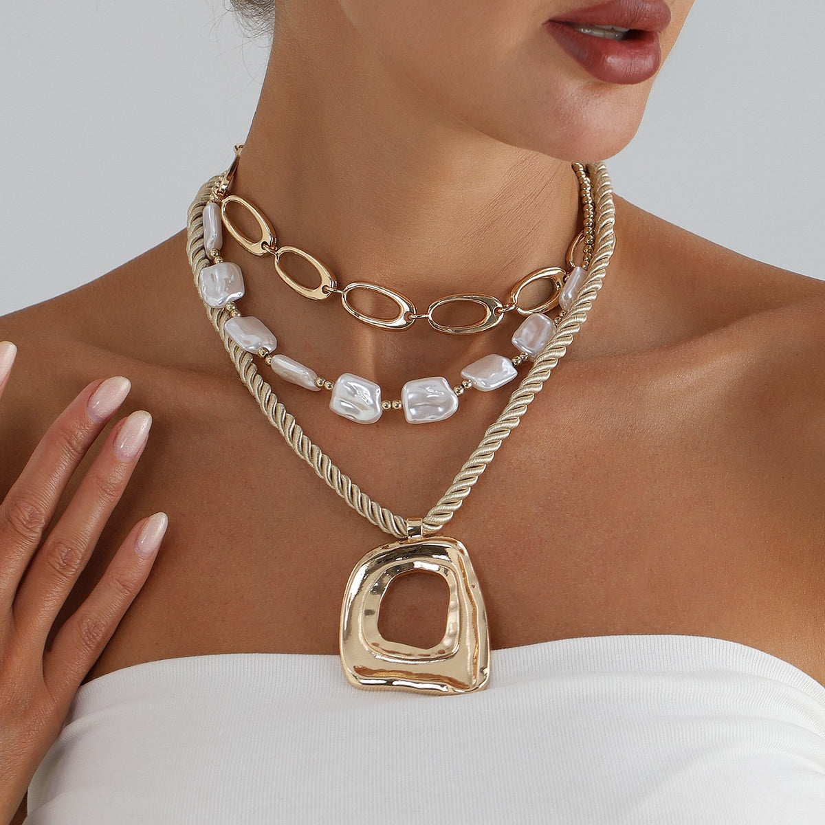Classy Layered Faux Pearl Geometric Necklace