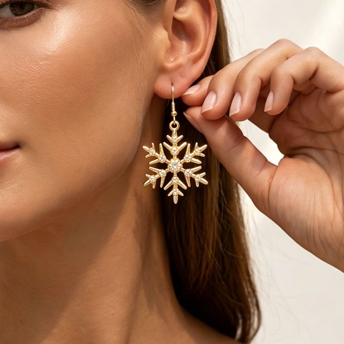 Classy Rhinestone Snowflake Dangle Earrings