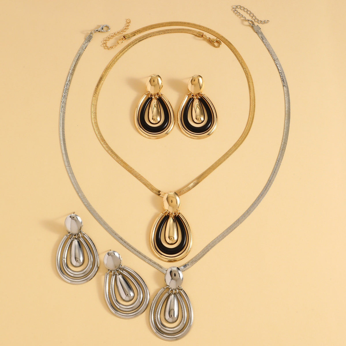 Classy Black Teardrop Necklace & Earring Set