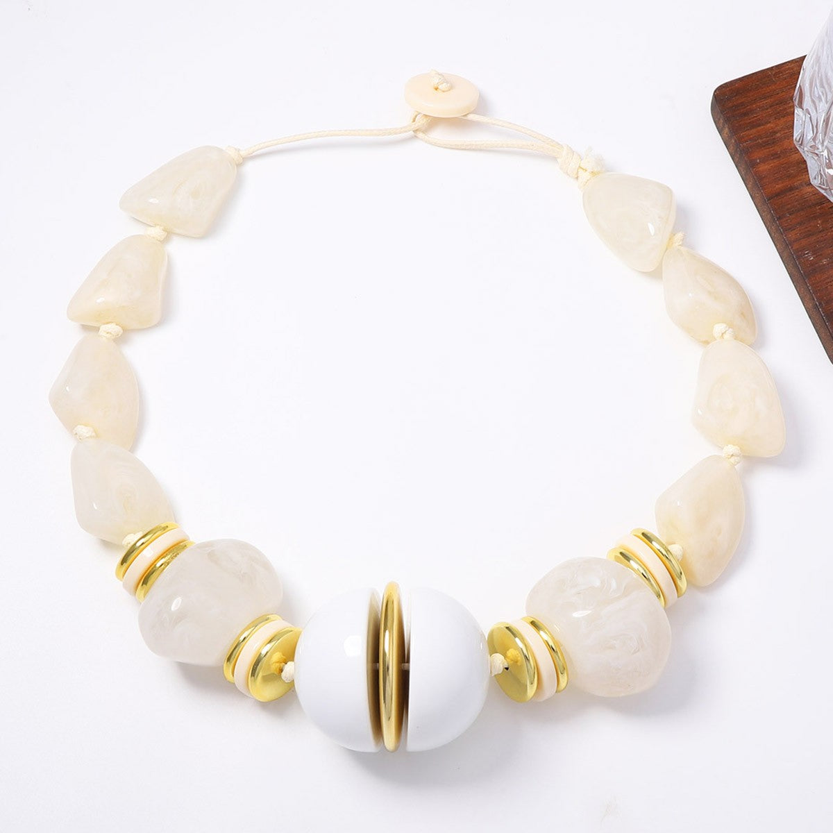 Vintage White Geometric Resin Collar Necklace