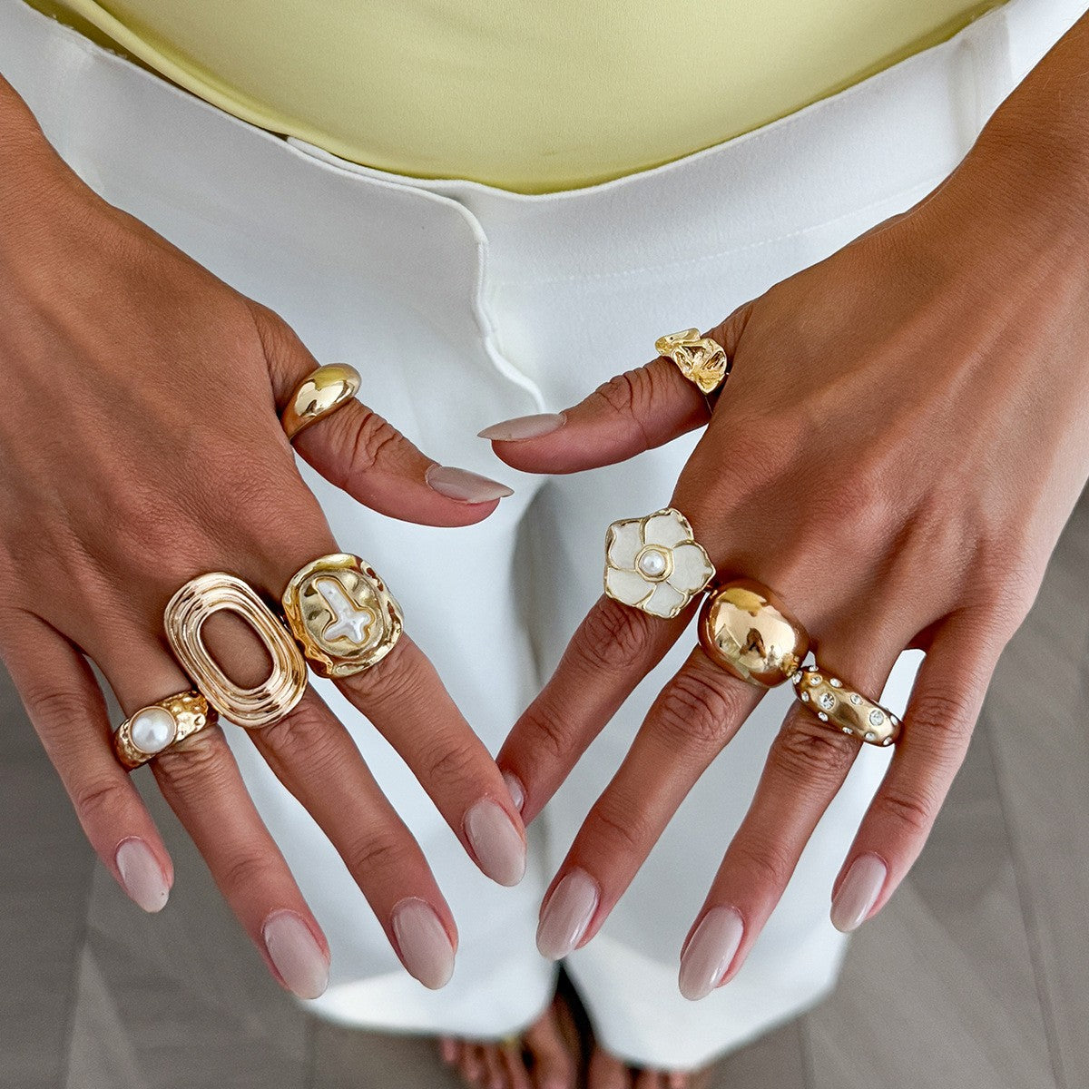 Classy Enamel Flower & Liquid Metal Ring Set