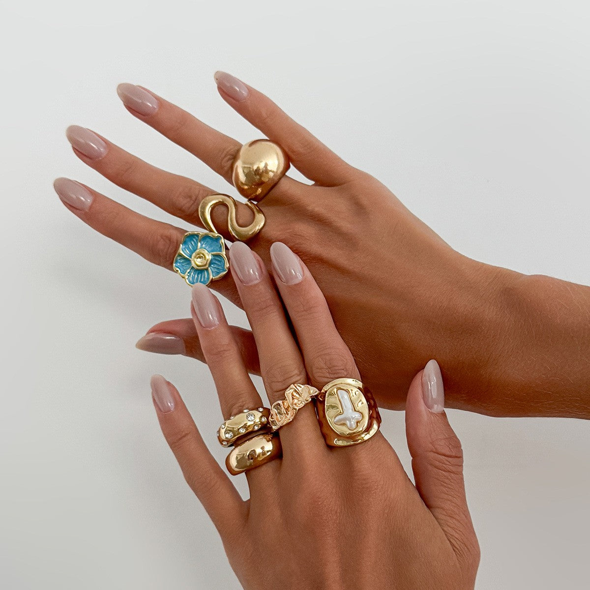 Classy Enamel Flower & Liquid Metal Ring Set