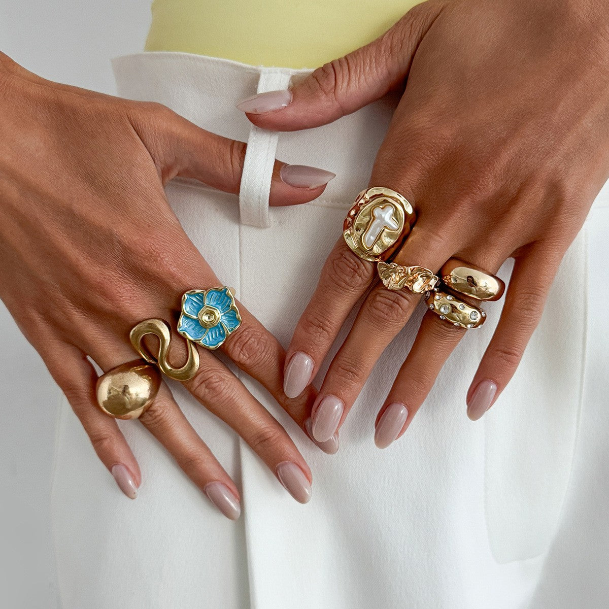 Classy Enamel Flower & Geometric Ring Set