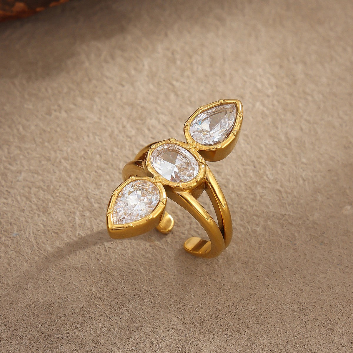 Classy Teardrop Oval Zircon Ring