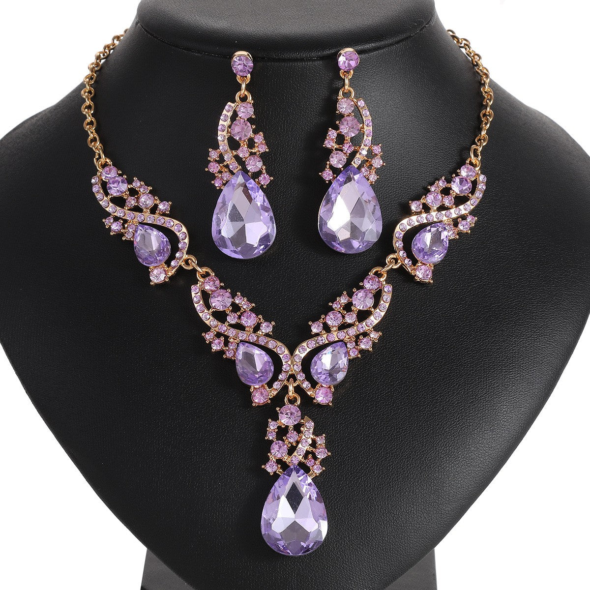 Elegant Vintage Green Leaf Teardrop Necklace & Earring Set