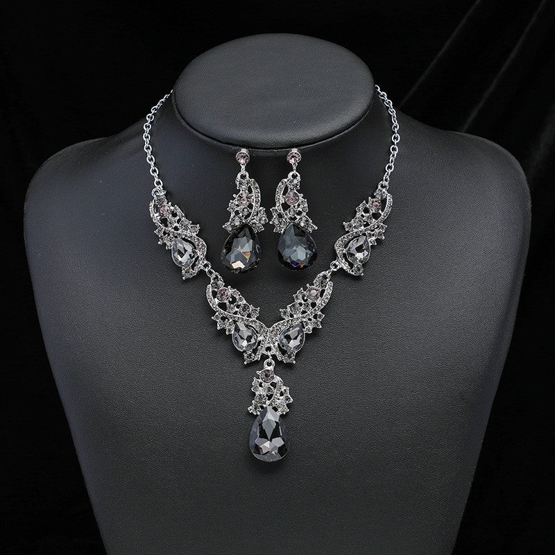 Elegant Vintage Green Leaf Teardrop Necklace & Earring Set