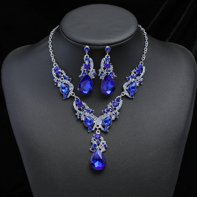 Elegant Vintage Green Leaf Teardrop Necklace & Earring Set