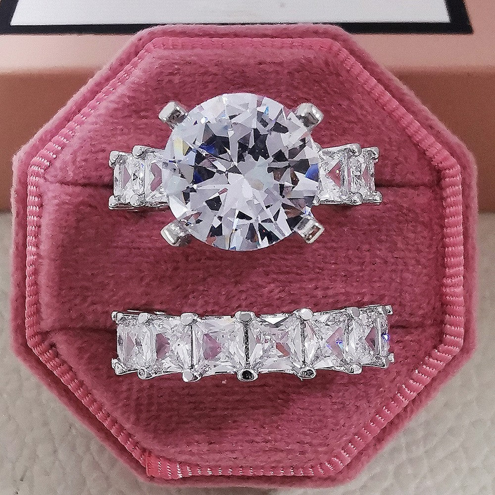 Classy Round Solitaire Bridal Ring Set