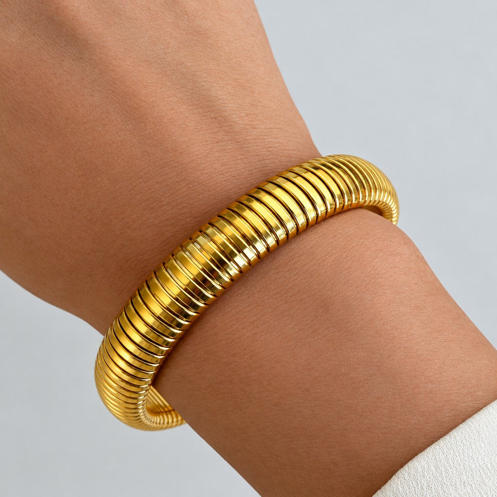18k Classy Ribbed Stretch Bracelet