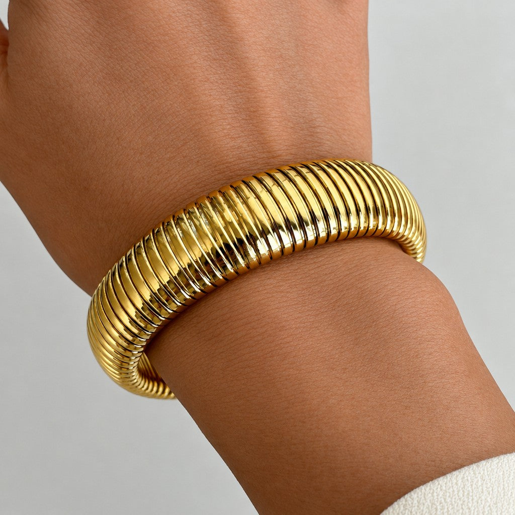 18k Classy Ribbed Stretch Bracelet