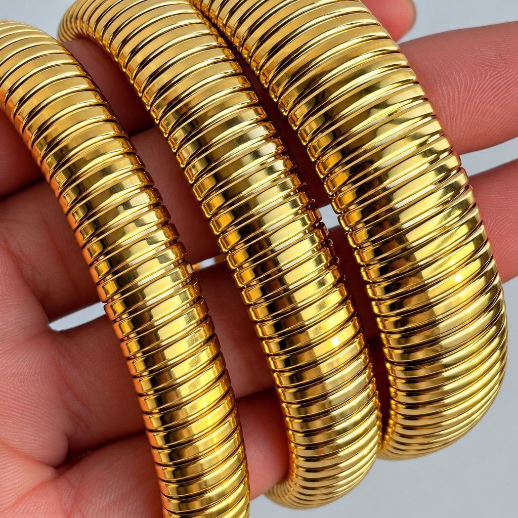18k Classy Ribbed Stretch Bracelet