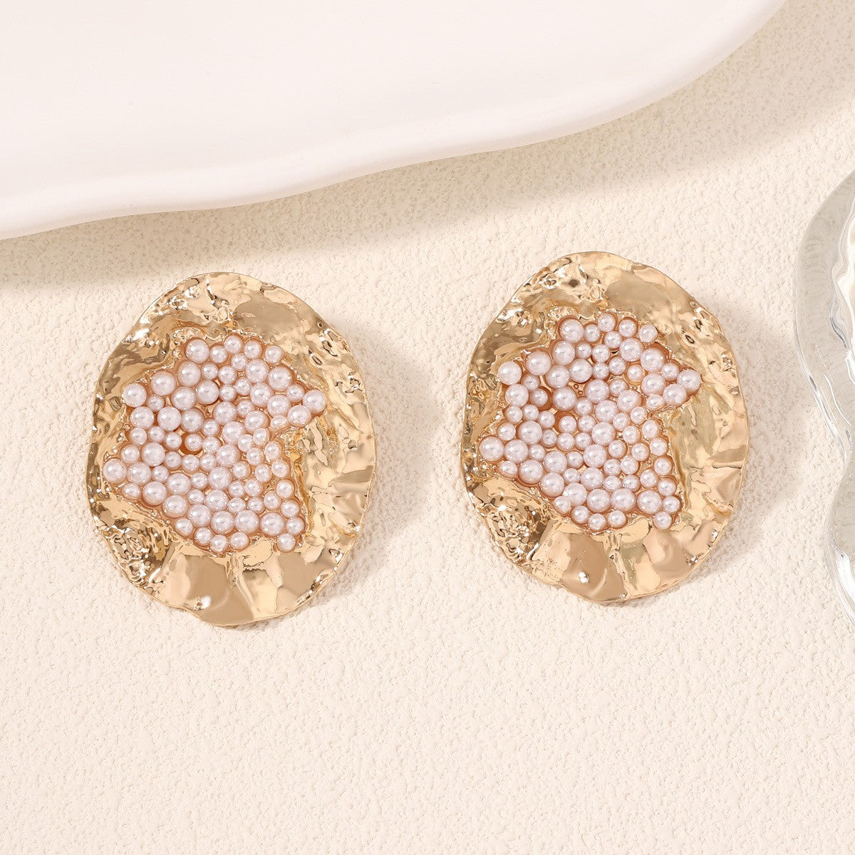 Classy Hammered Oval Rhinestone Stud Earrings