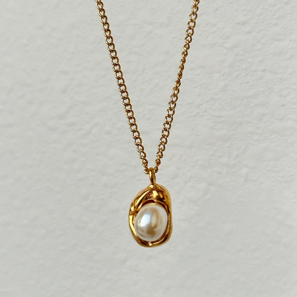 Classy Irregular Baroque OT Toggle Necklace