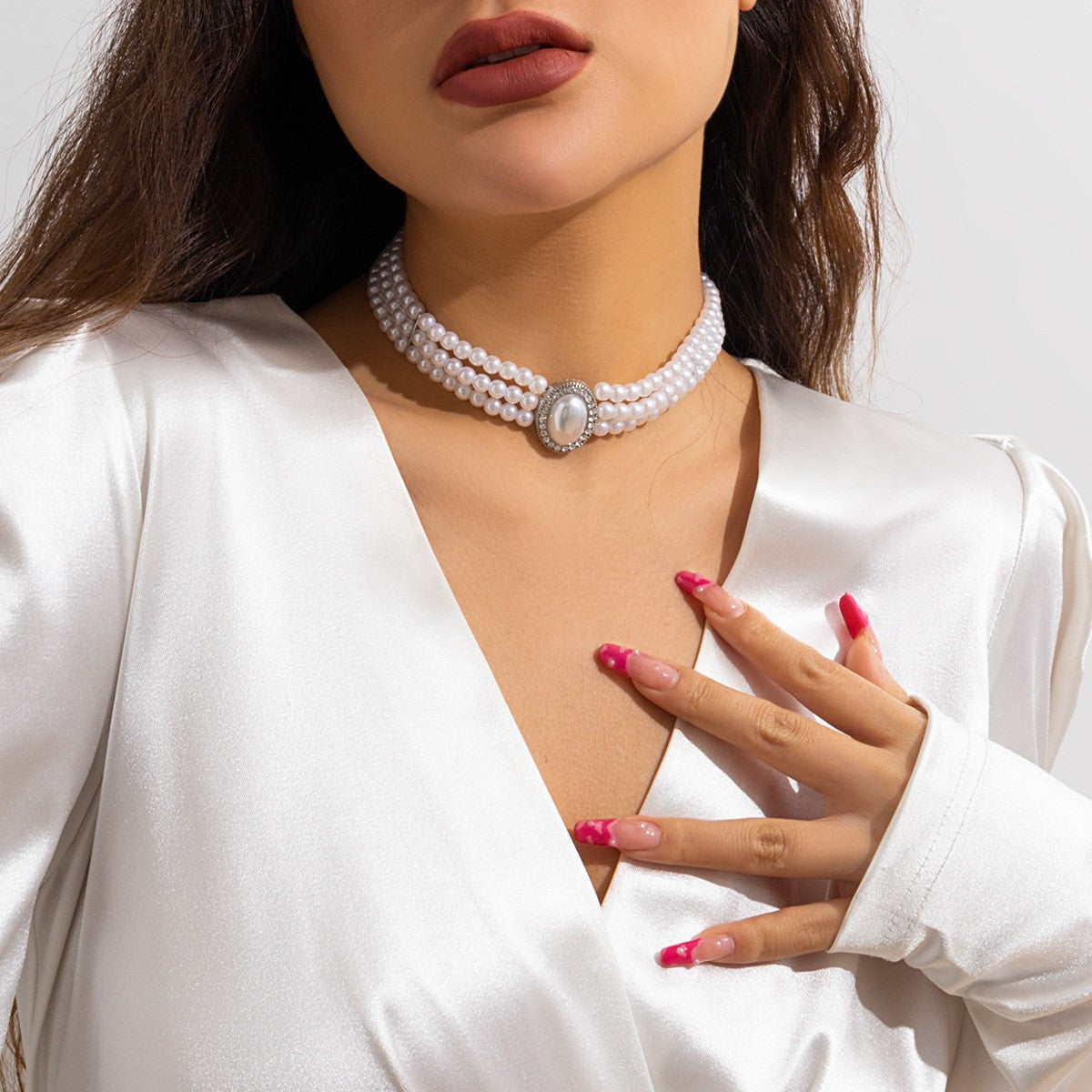 Classy Vintage Oval Pearl Choker Necklace