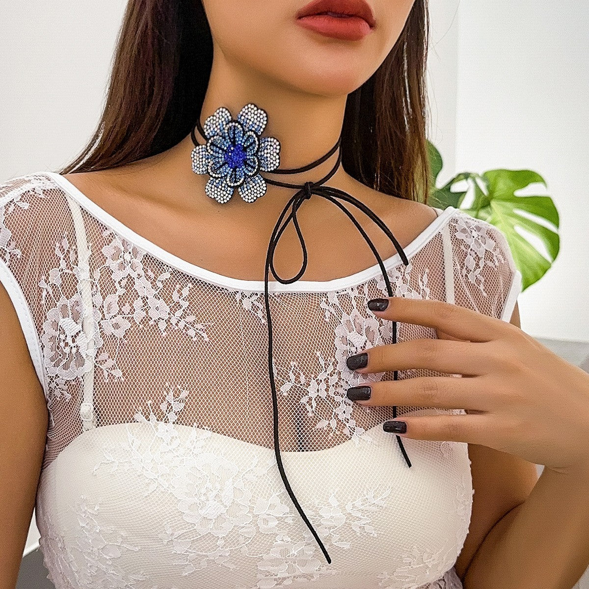 Romantic Rhinestone Flower Cord Choker Necklace