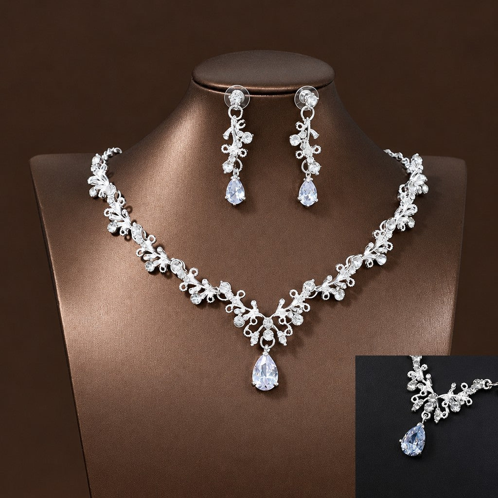Classy Floral Teardrop Necklace & Earring Set