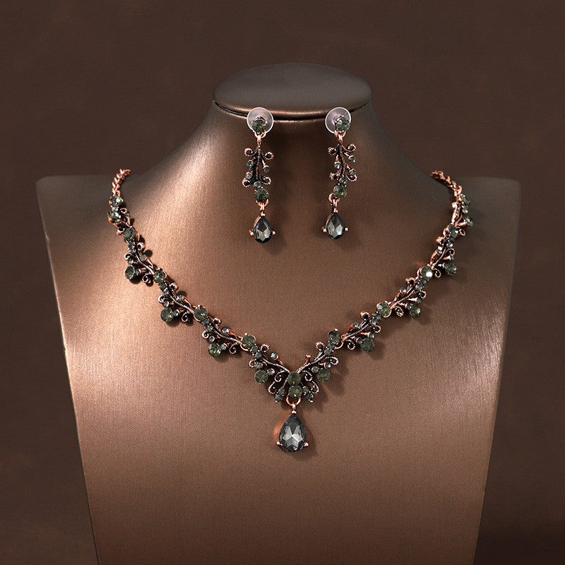 Classy Floral Teardrop Necklace & Earring Set