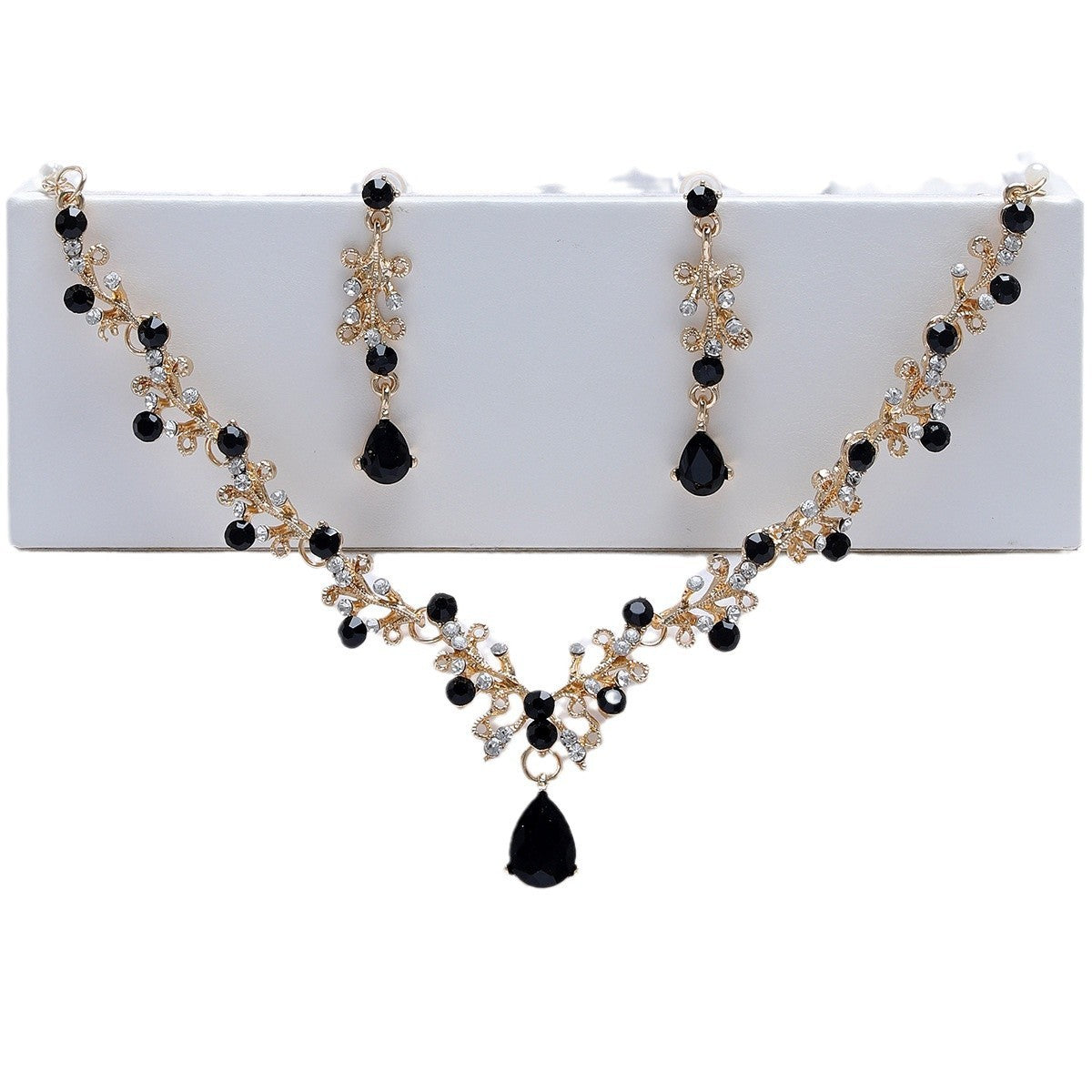 Classy Floral Teardrop Necklace & Earring Set
