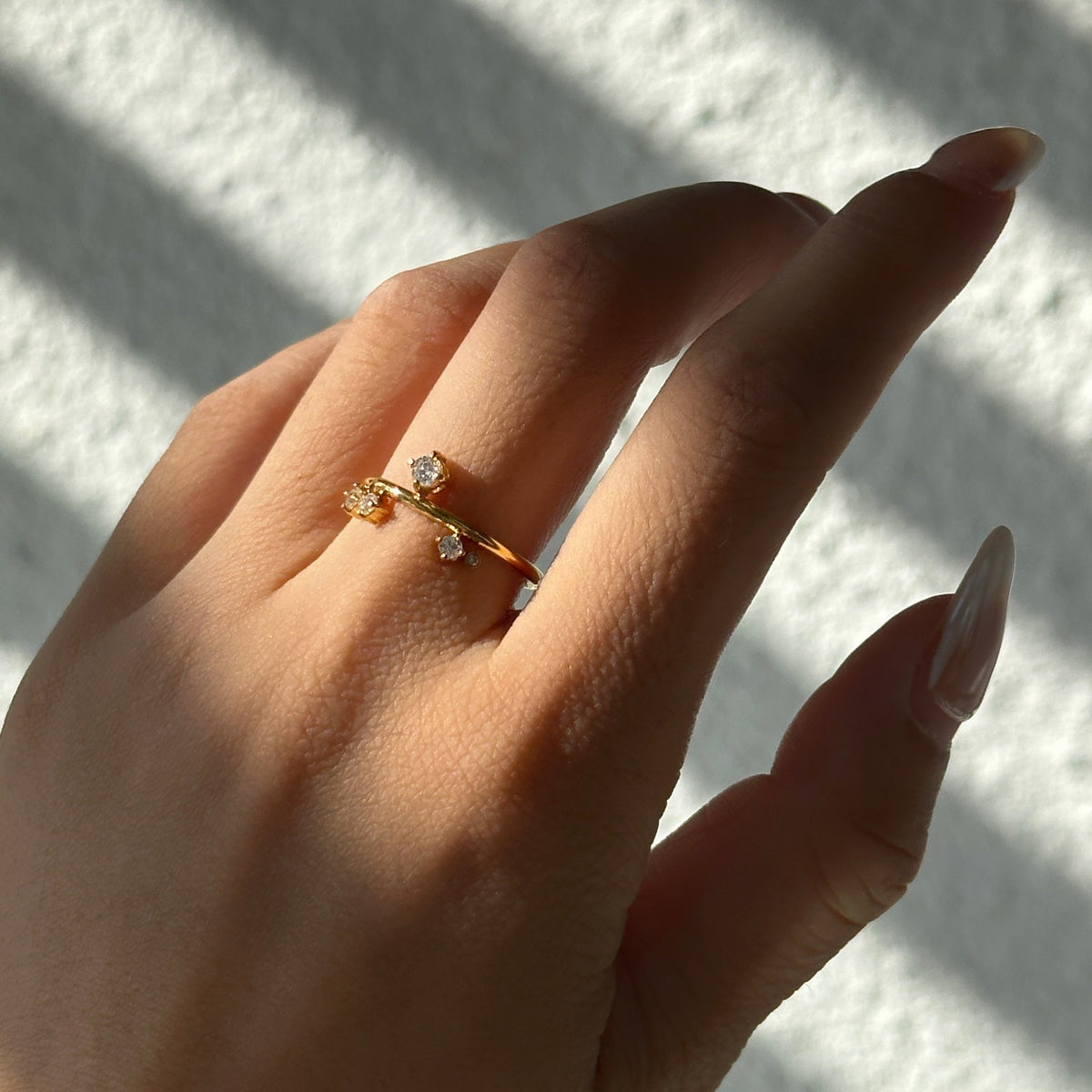 18k Dainty Scattered Zirconia Ring