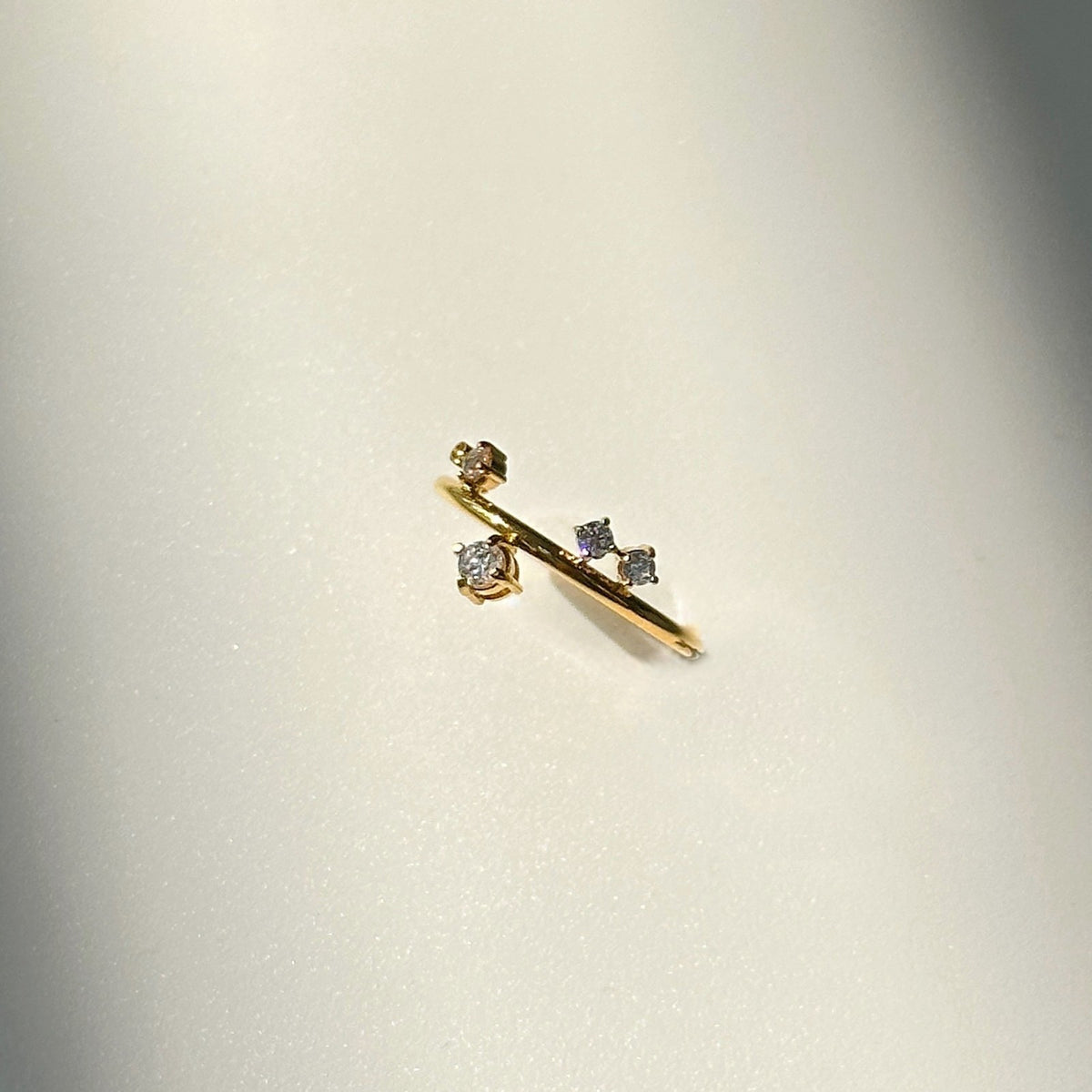 18k Dainty Scattered Zirconia Ring