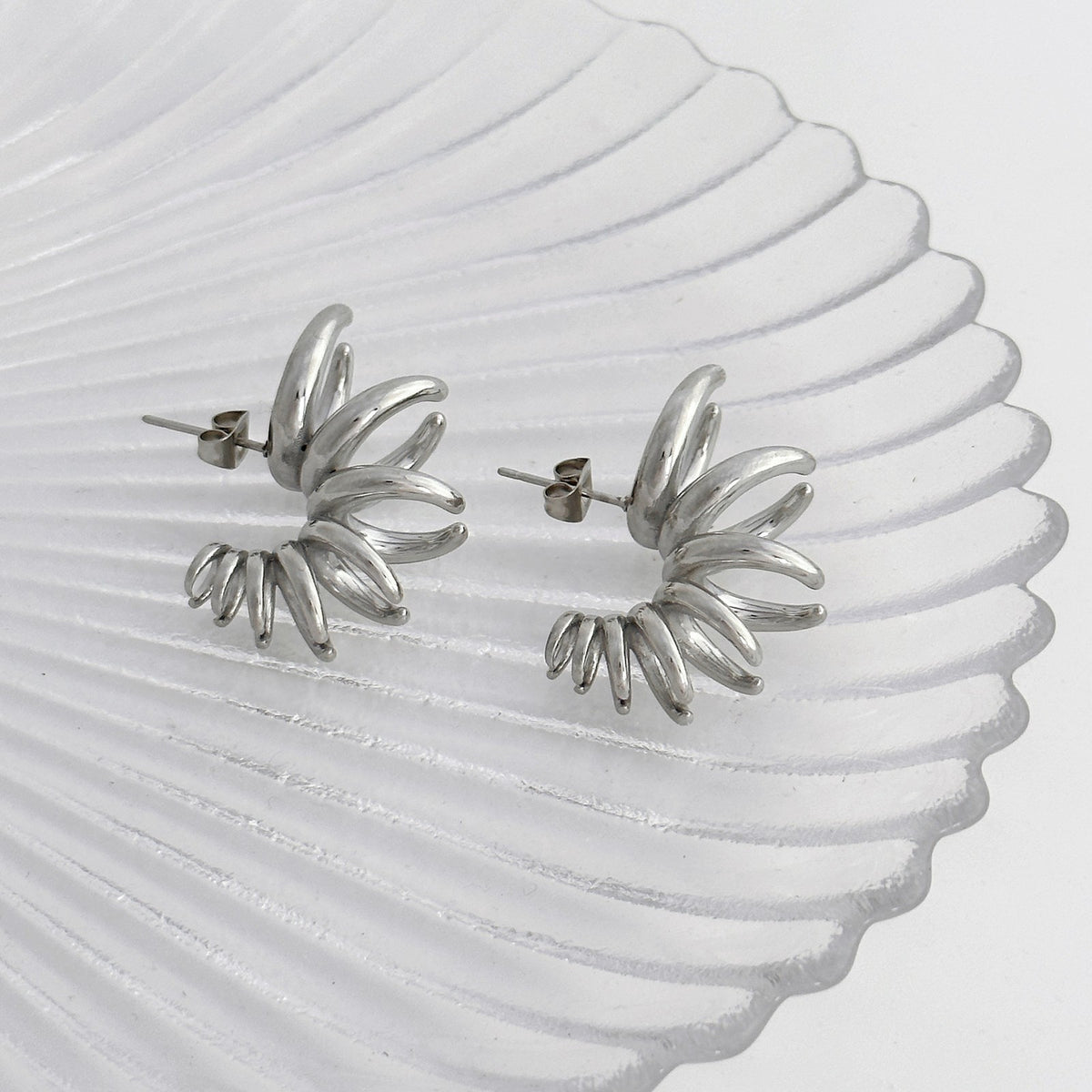 18k Classy Spiral Floral Stud Earrings