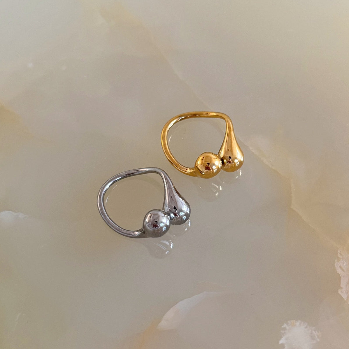 18k Dainty Teardrop Open Ring
