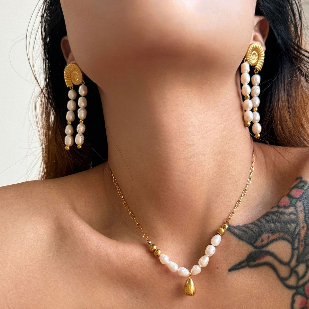 18k Dainty Conch Shell Pearl Earrings