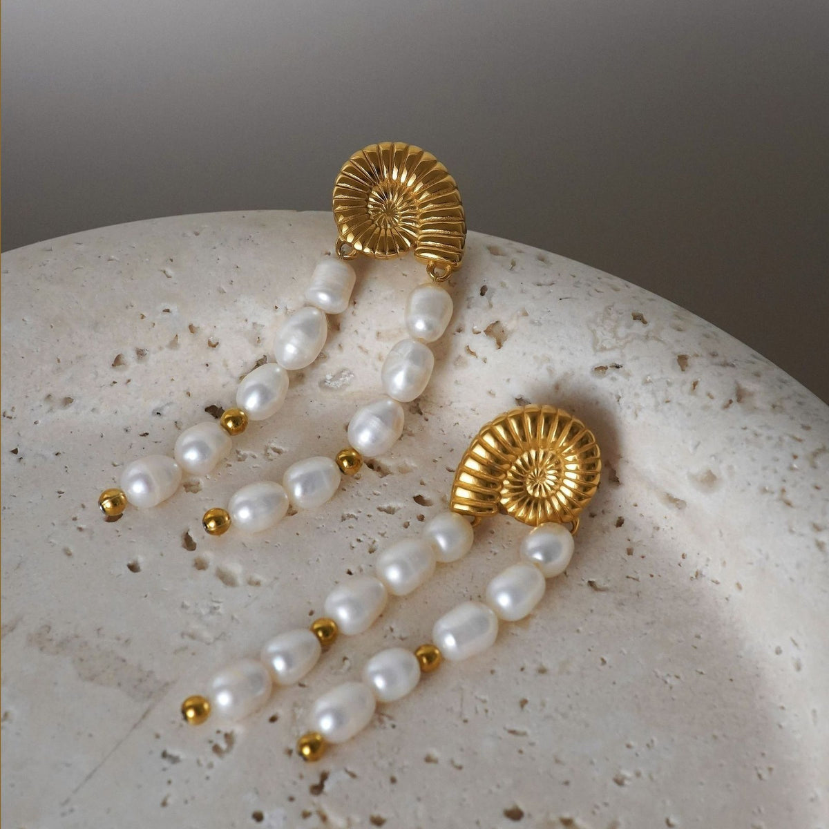 18k Dainty Conch Shell Pearl Earrings