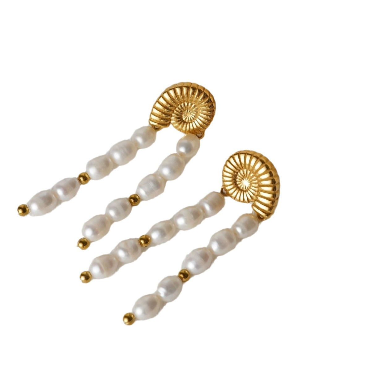 18k Dainty Conch Shell Pearl Earrings