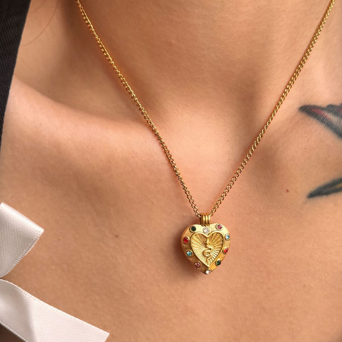 18k Vintage Heart Snake Necklace