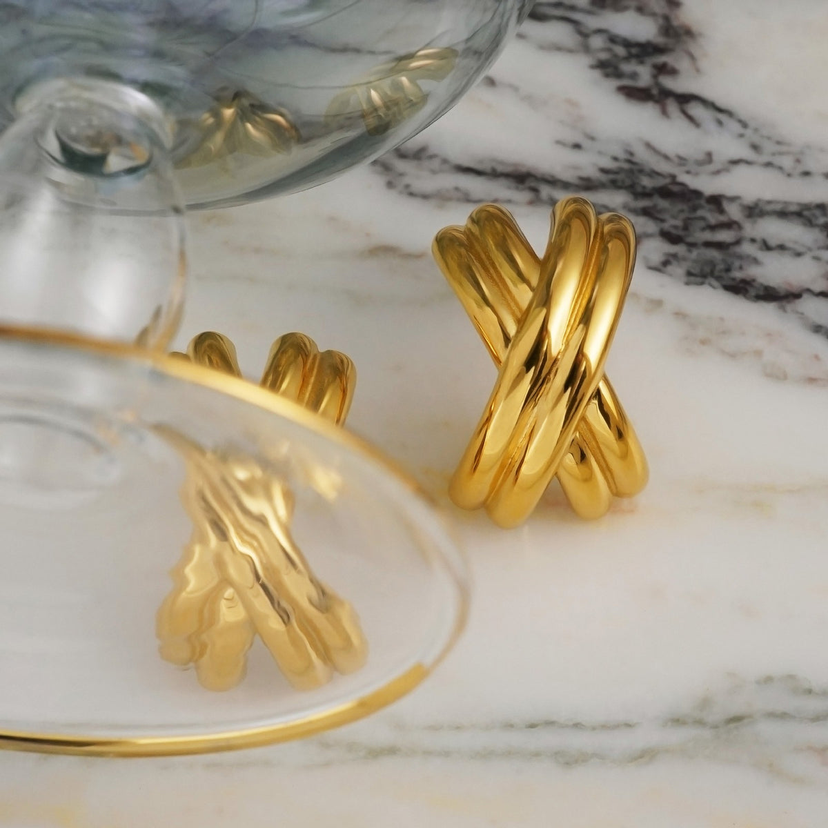 18k Classy Twisted Shield Stud Earrings