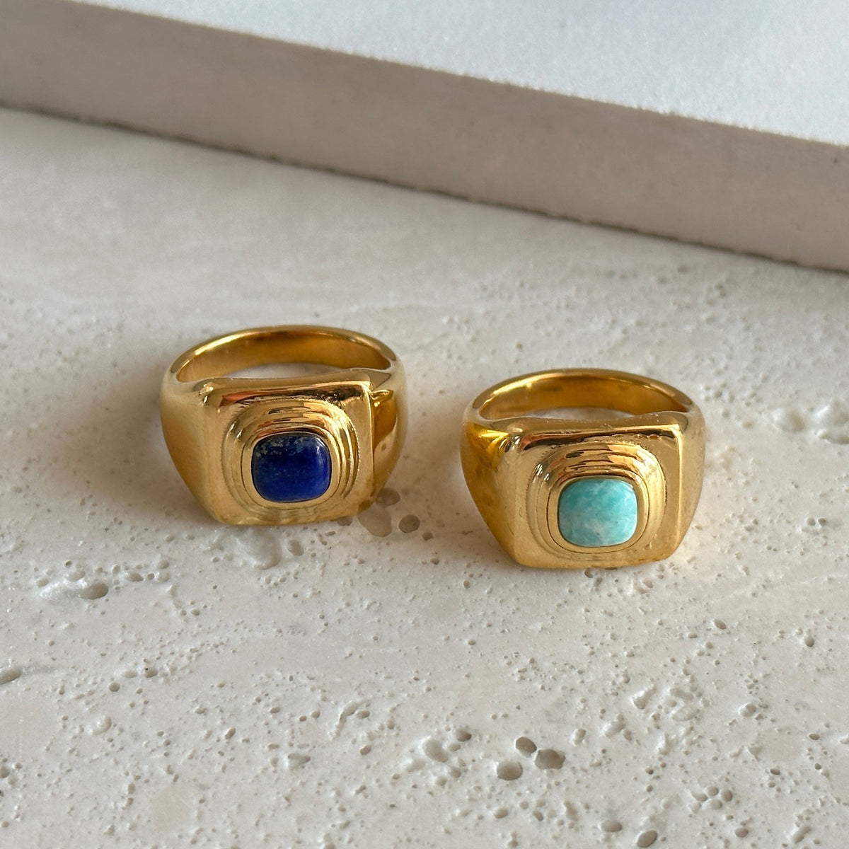 18k Classy Geometric Stone Signet Ring