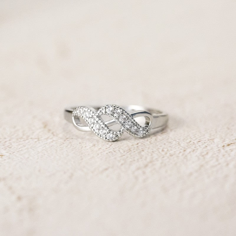 Elegant Twisted Zirconia Ring