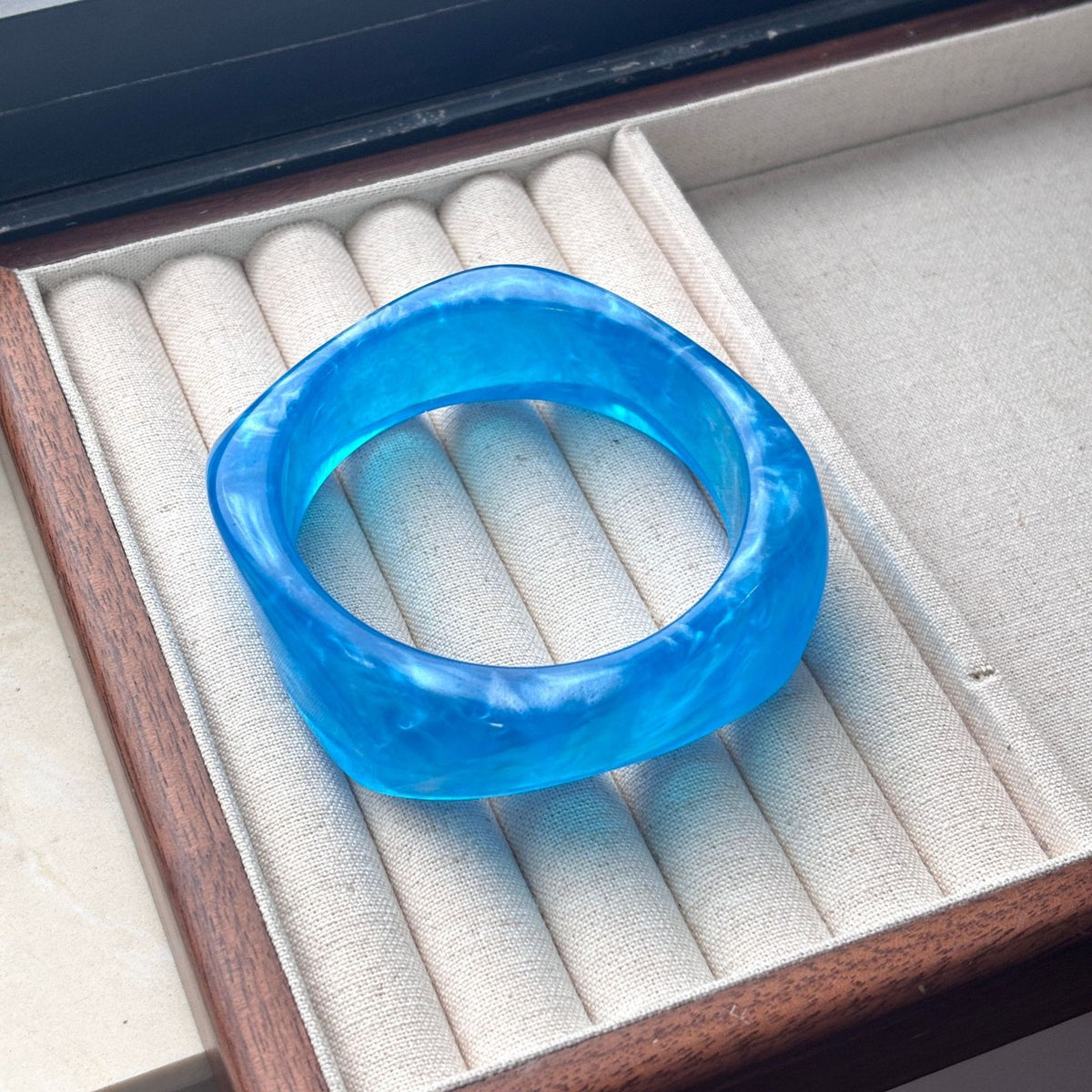 Classy Marbled Geometric Resin Bangle Set