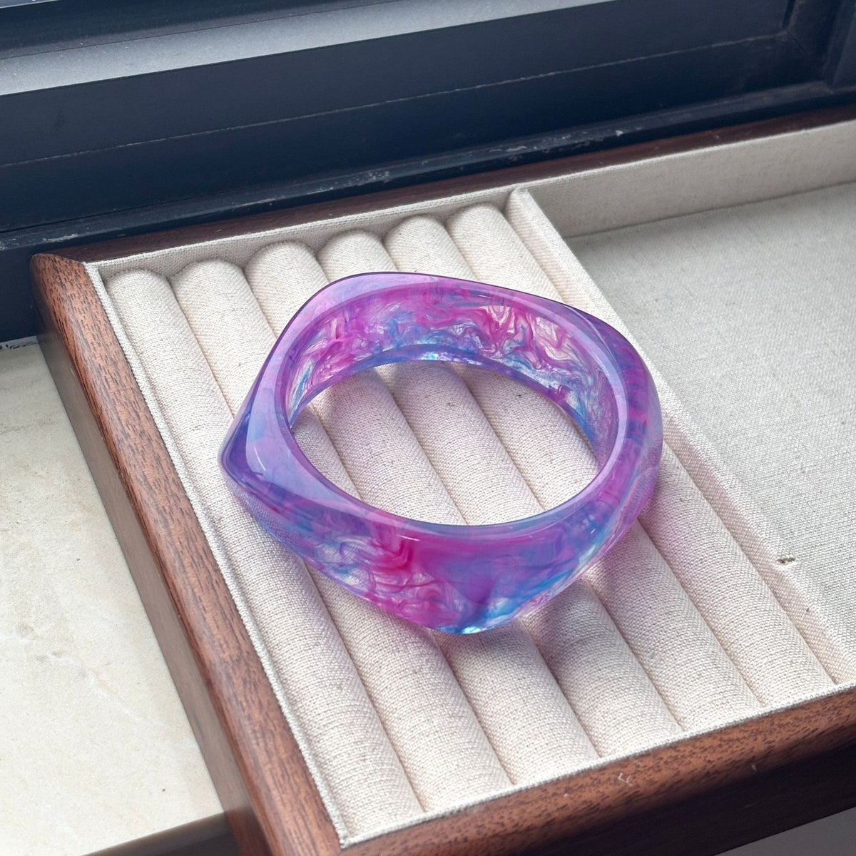 Classy Marbled Geometric Resin Bangle Set