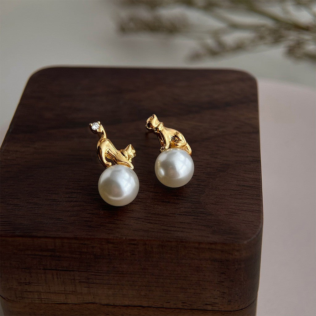 Dainty Cat Pearl Stud Earrings