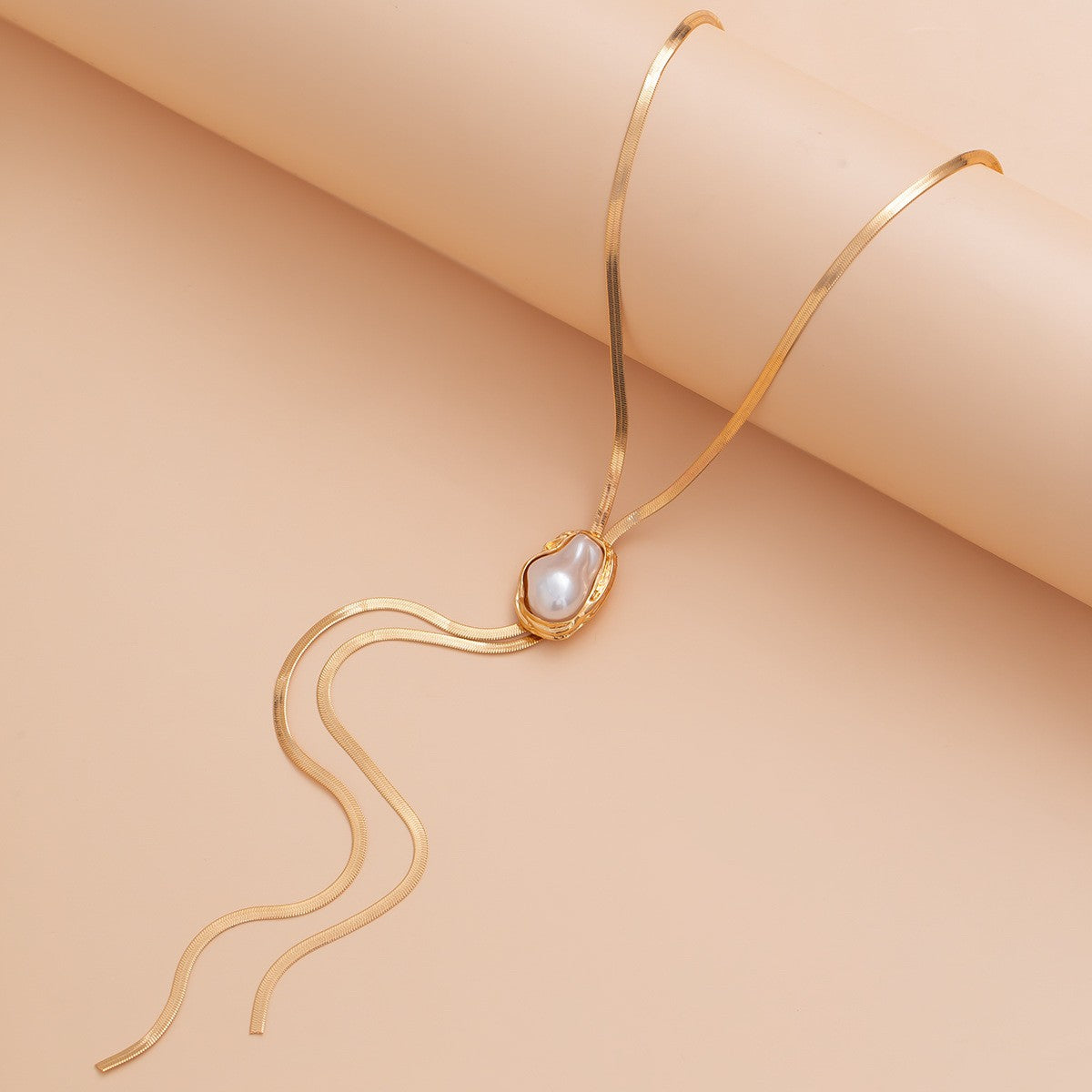 Classy Faux Pearl Y-Necklace