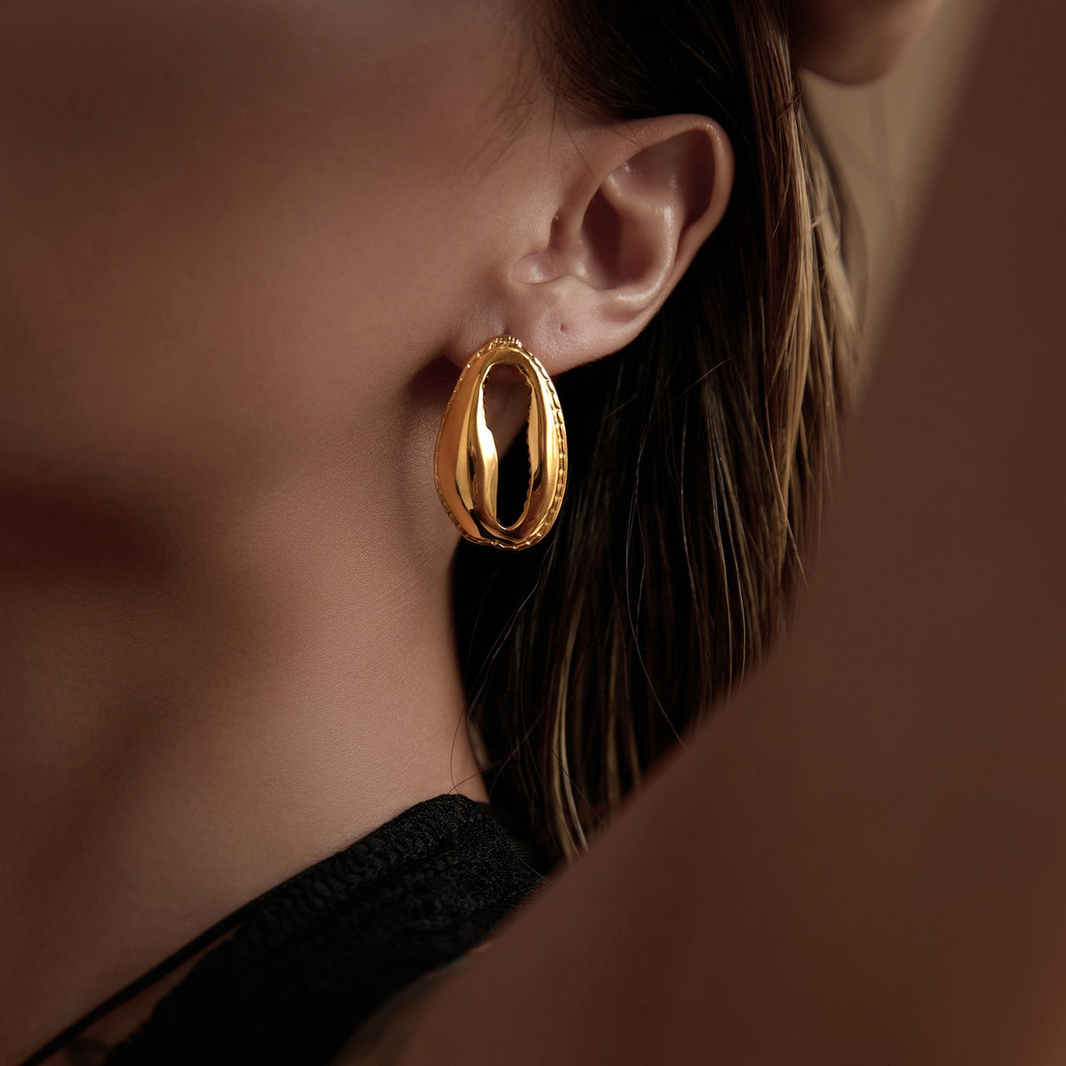 18k Elegant Geometric Oval Earring